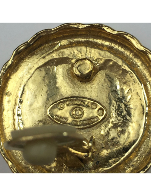 Boucles d'oreille clips CHANEL  dorées et émaillées