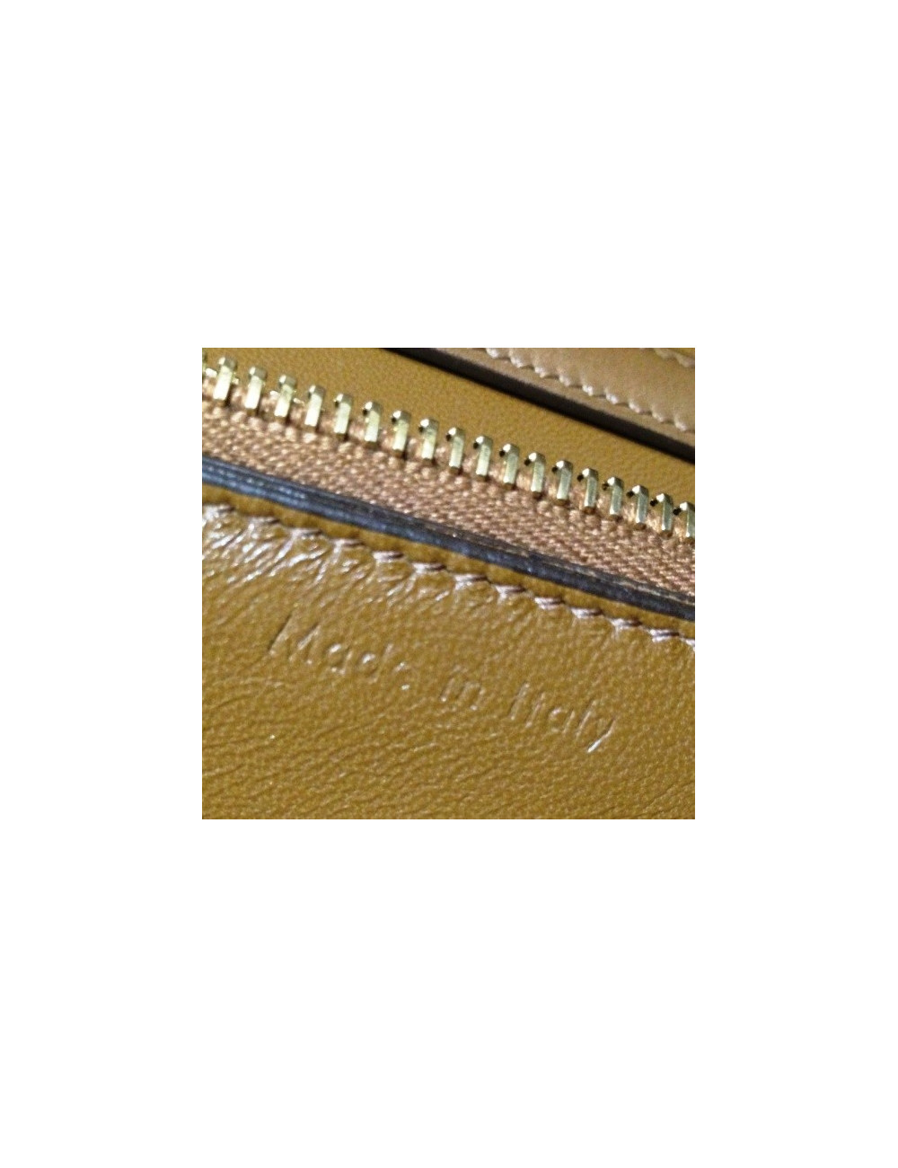 Bag CÉLINE "Classic Box" in box gold