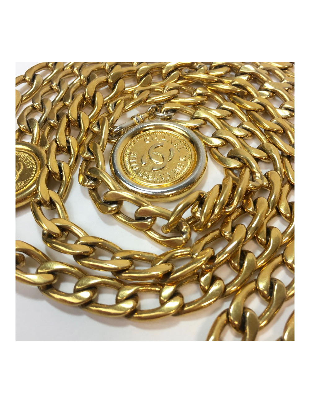 CHANEL vintage chain belt in gilt metal
