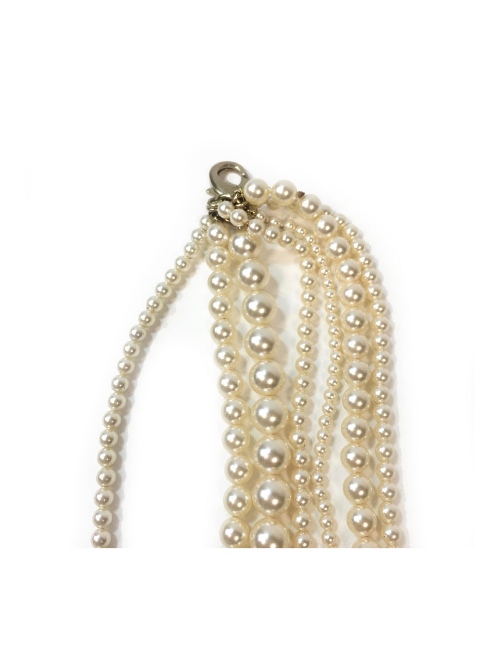Sautoir multirangs CHANEL en perles nacrées et CC doré