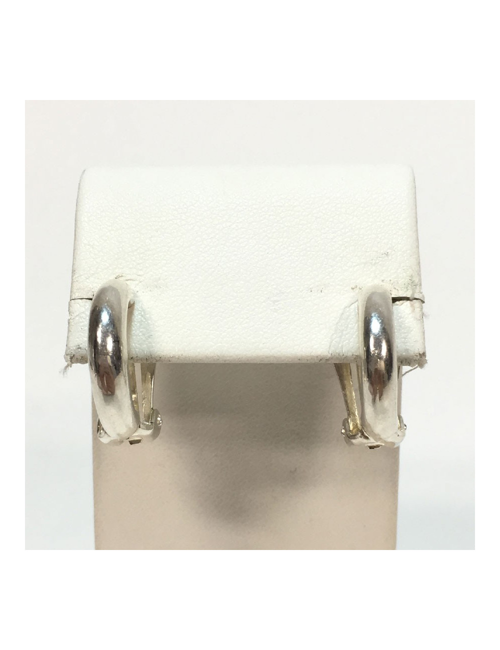 Boucles d'oreille clips non signées en métal argenté