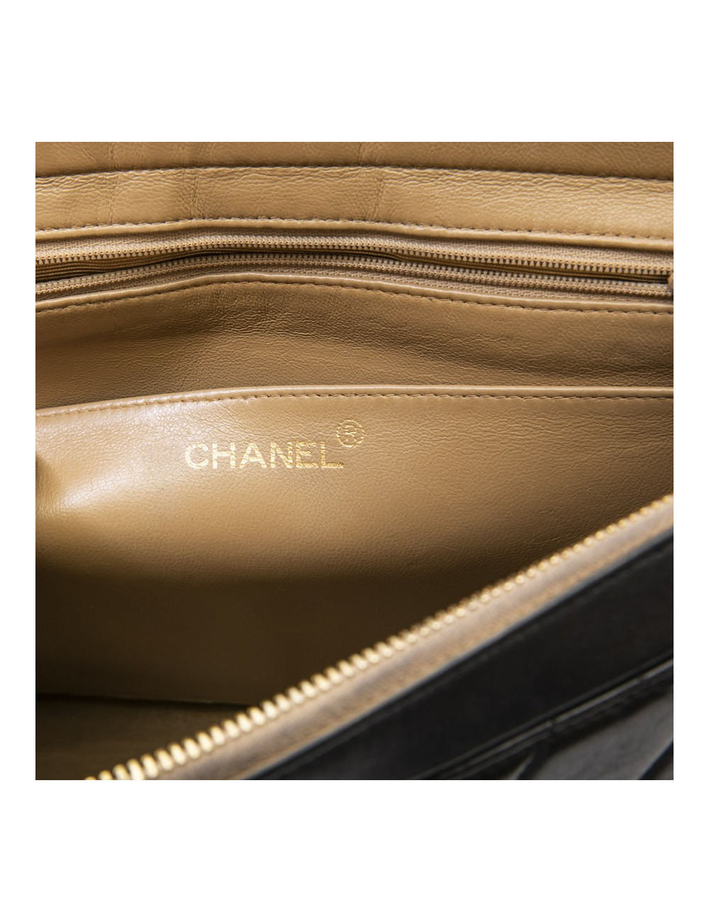 CHANEL vintage jumbo bag in black quilted leather