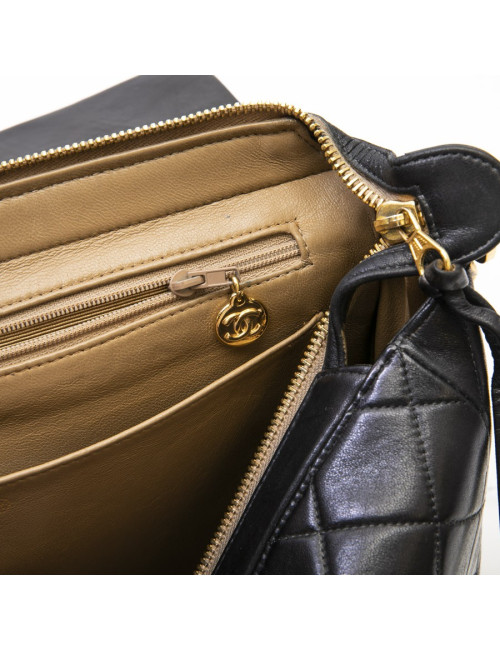 CHANEL vintage jumbo bag in black quilted leather
