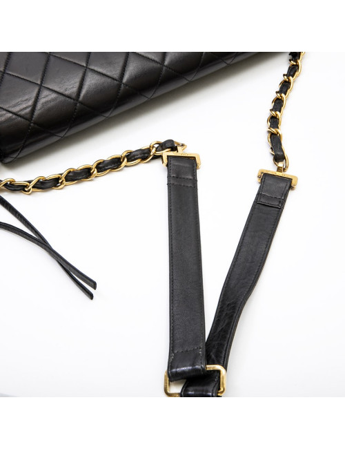 CHANEL vintage jumbo bag in black quilted leather