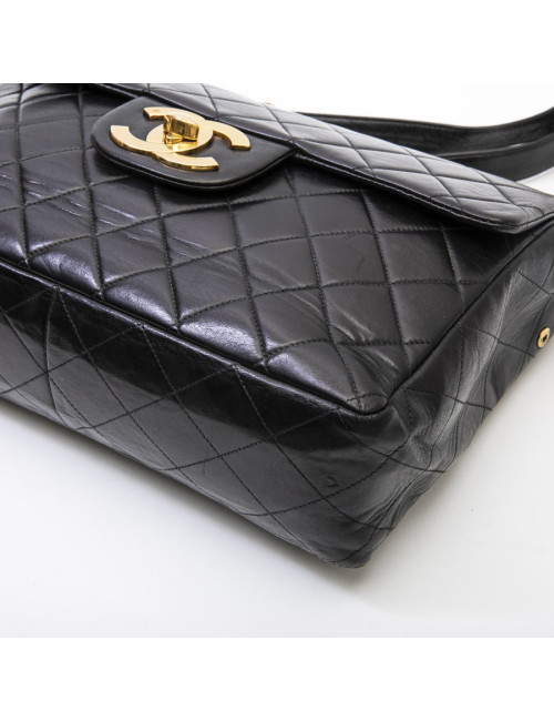 CHANEL vintage jumbo bag in black quilted leather