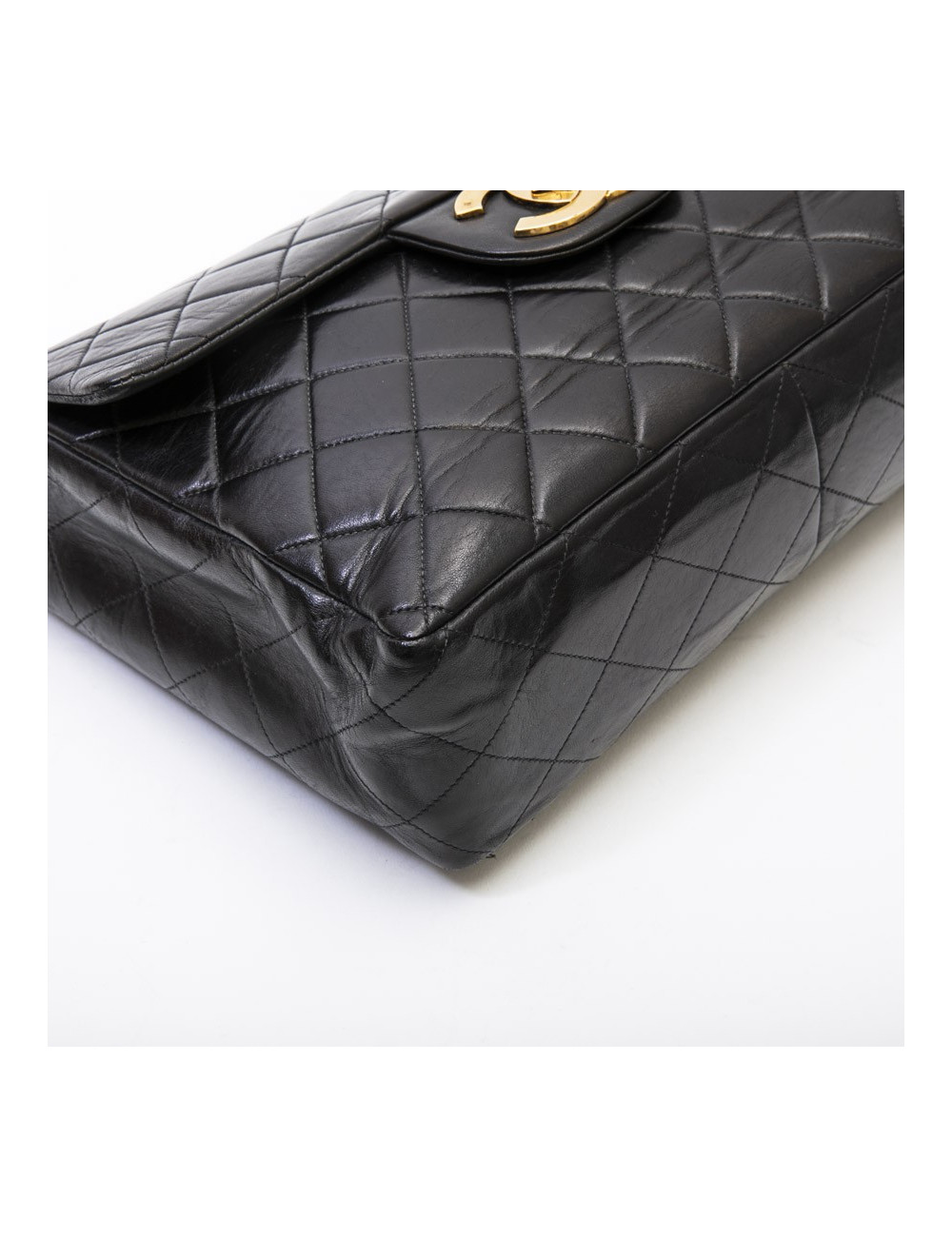 CHANEL vintage jumbo bag in black quilted leather