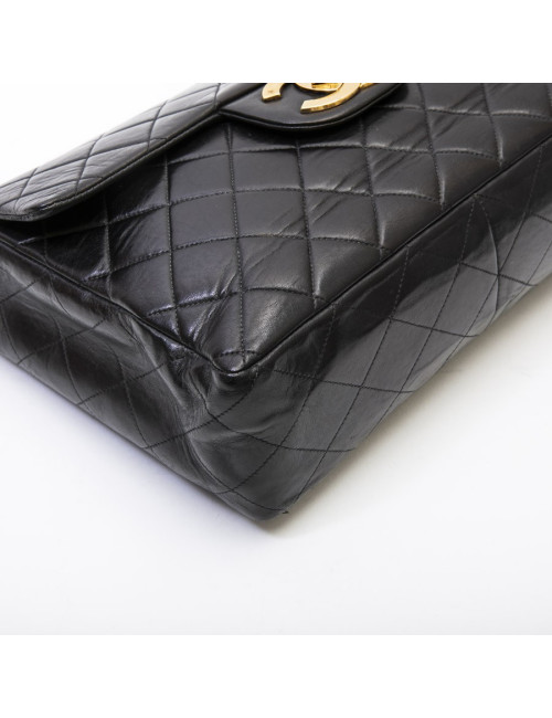 CHANEL vintage jumbo bag in black quilted leather