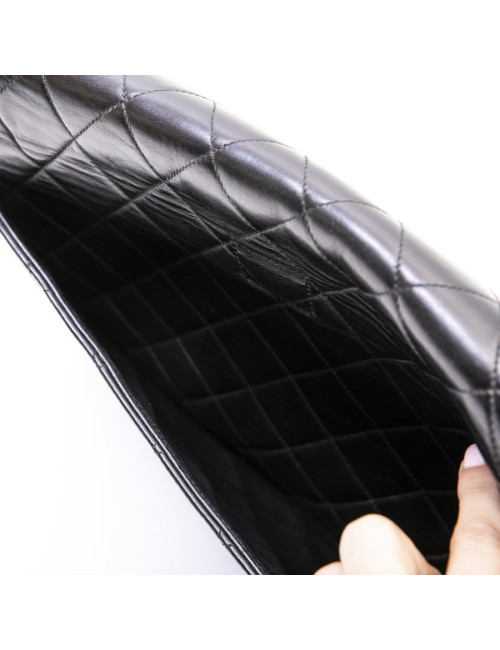 CHANEL vintage jumbo bag in black quilted leather