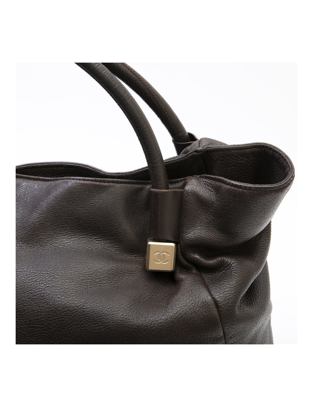 CHANEL bag in dark brown leather