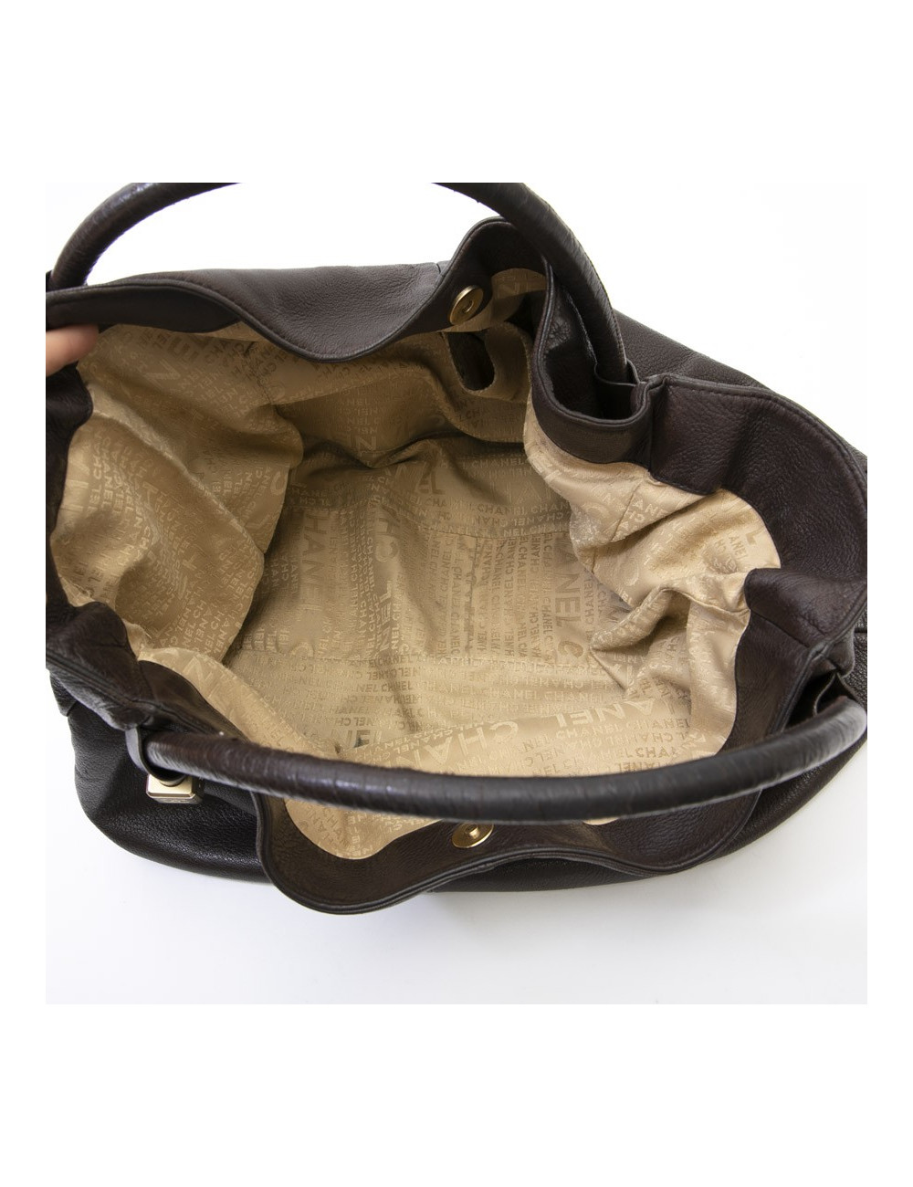 CHANEL bag in dark brown leather