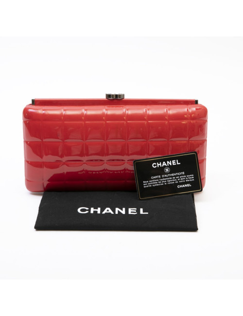 CHANEL clutch in red patent leather