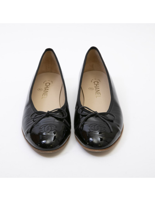 Ballerines T 39.5 CHANEL cuir verni noir