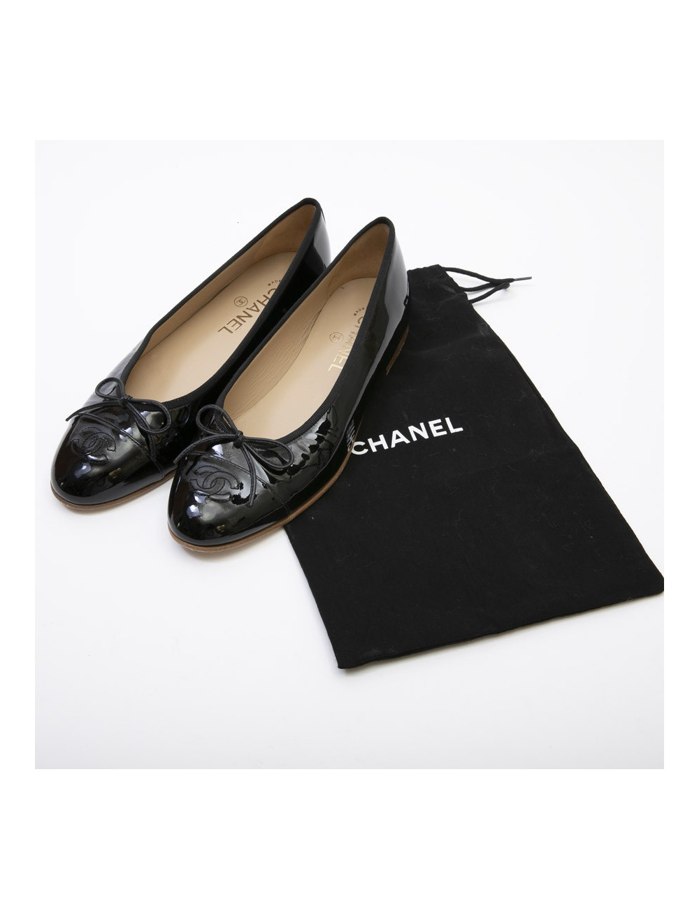 Ballerines T 39.5 CHANEL cuir verni noir