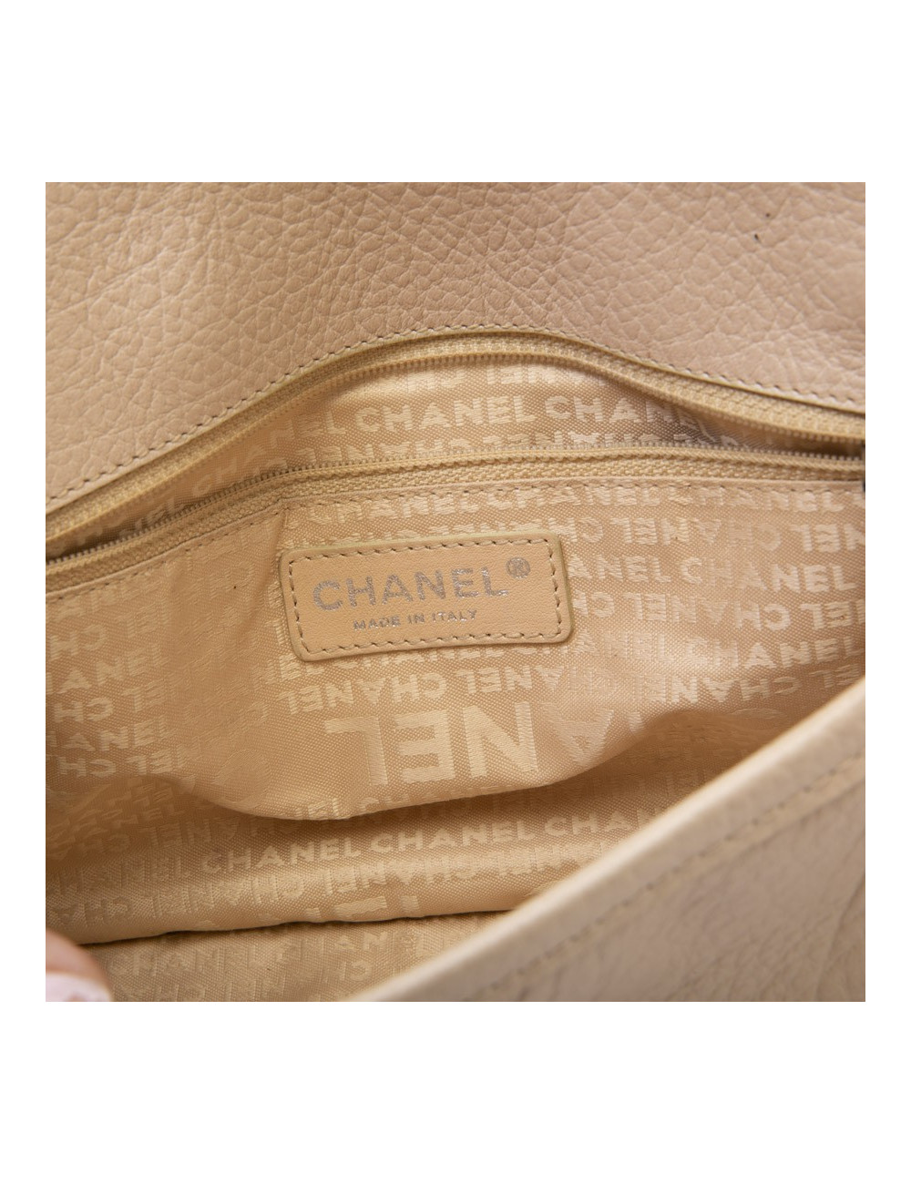 CHANEL bag in beige grained leather and 2.55 clasp