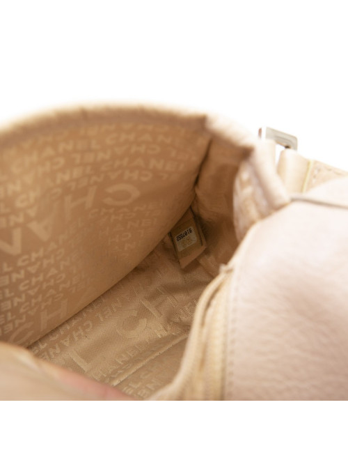 CHANEL bag in beige grained leather and 2.55 clasp