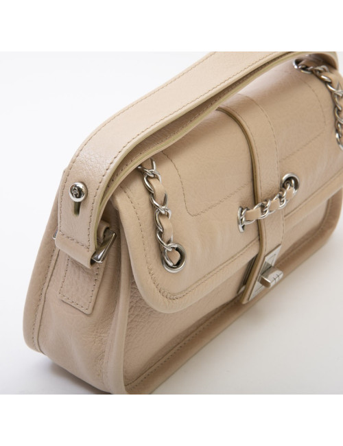 CHANEL bag in beige grained leather and 2.55 clasp
