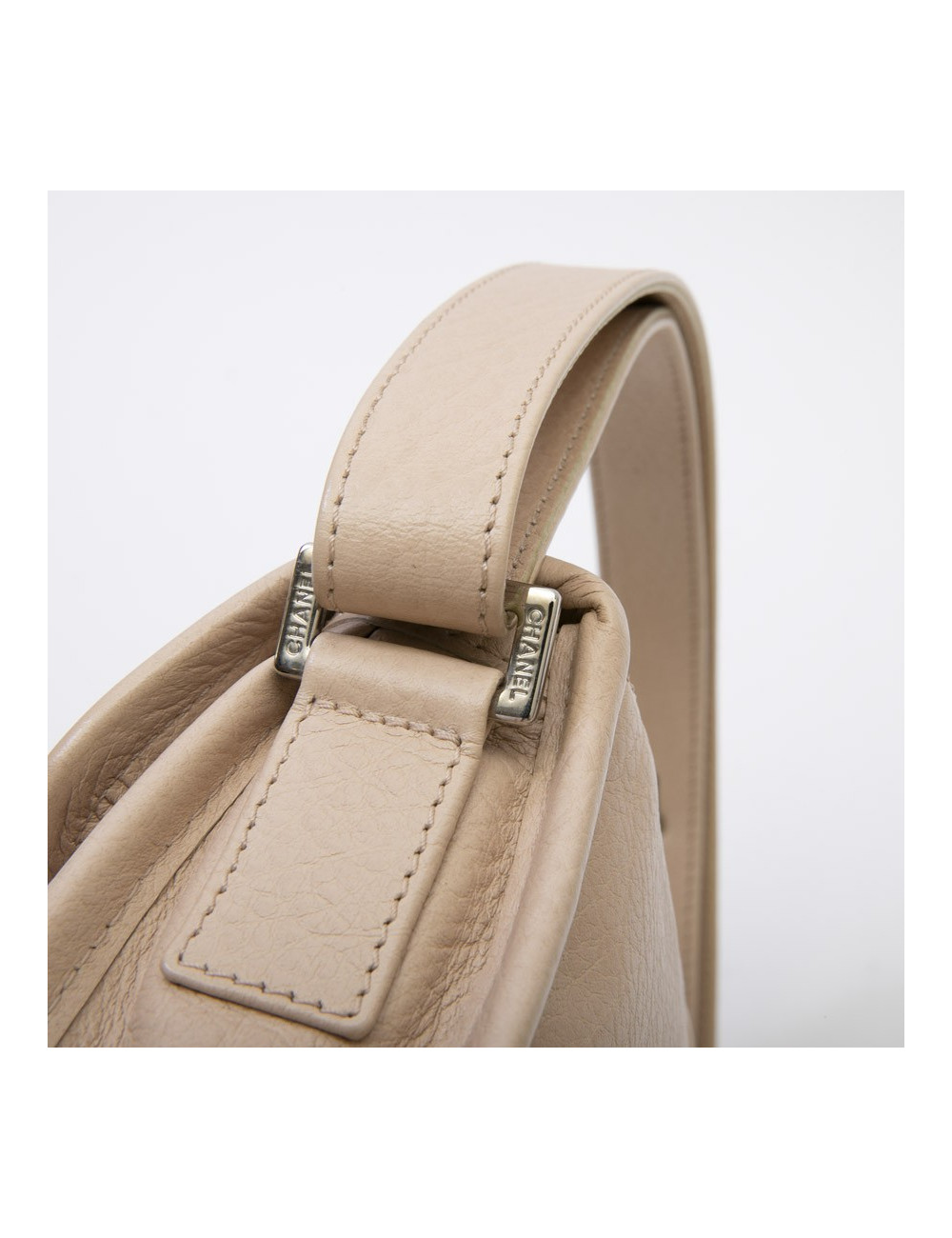 CHANEL bag in beige grained leather and 2.55 clasp