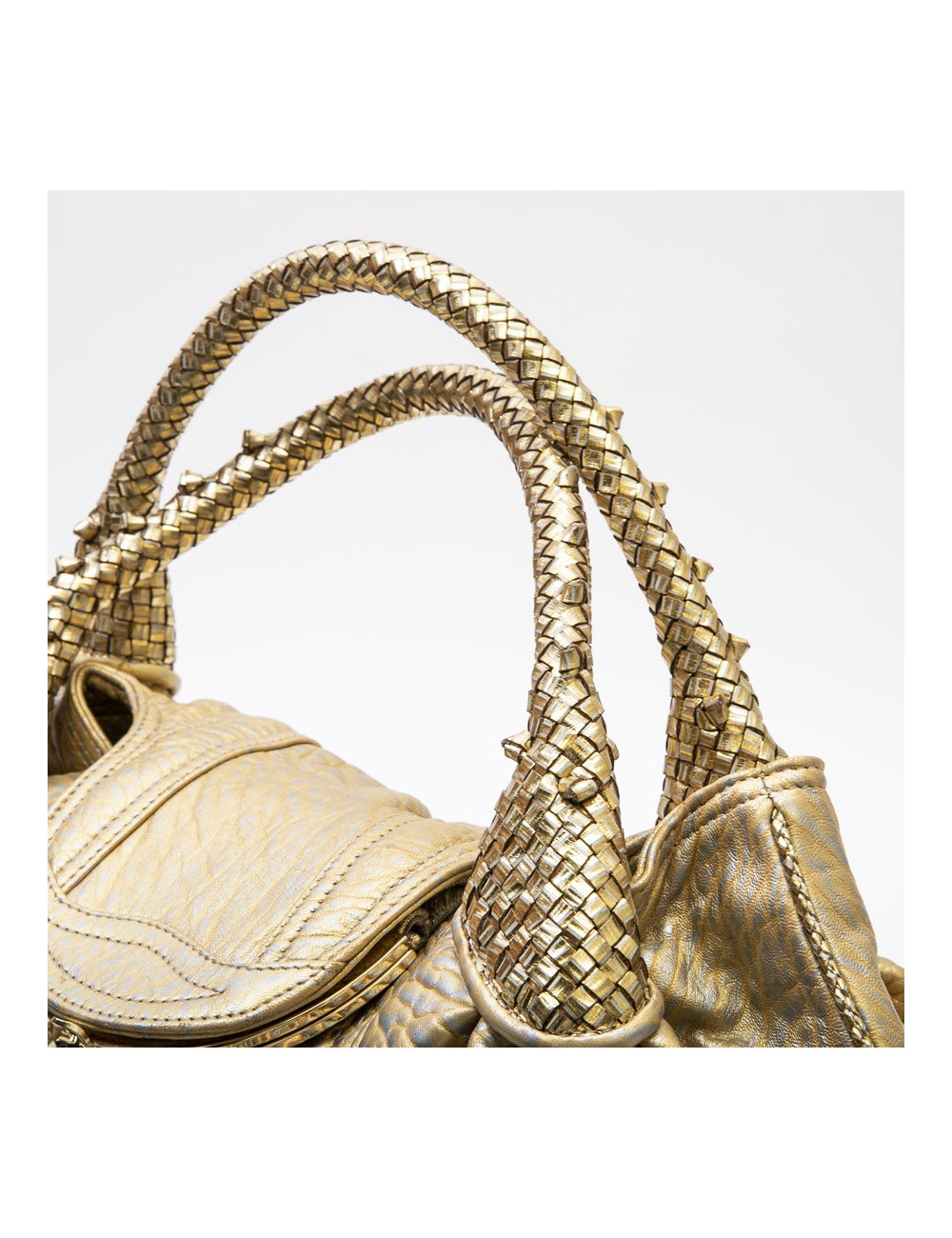 Sac FENDI modèle spy moyen cuir metallisé doré et argenté 