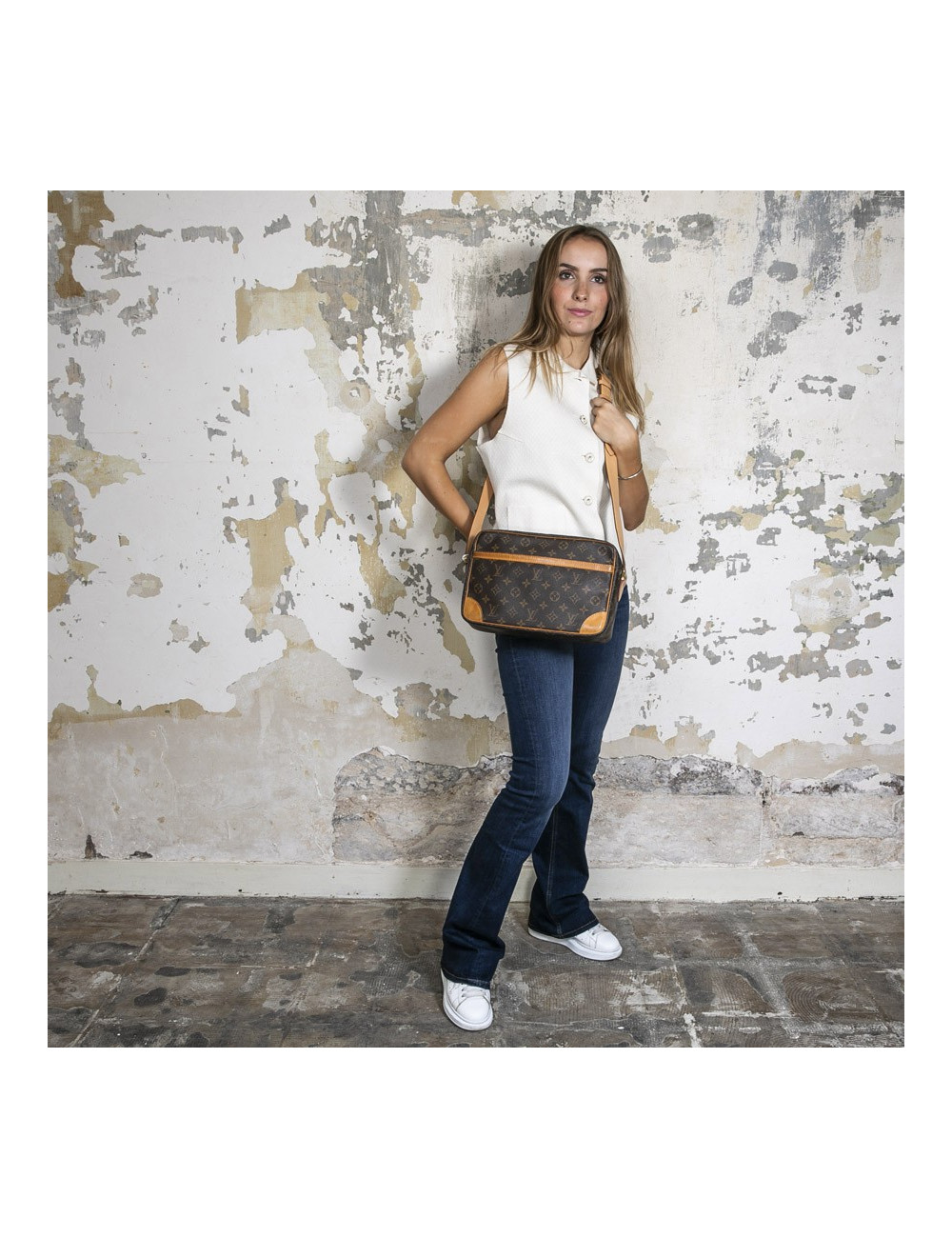 Sac besace bandoulière Louis Vuitton en toile monogram et cuir de veau