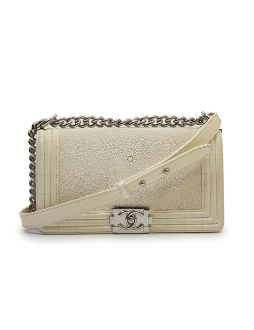 Sac Boy CHANEL en galuchat blanc 