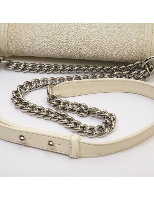 Sac Boy CHANEL en galuchat blanc 