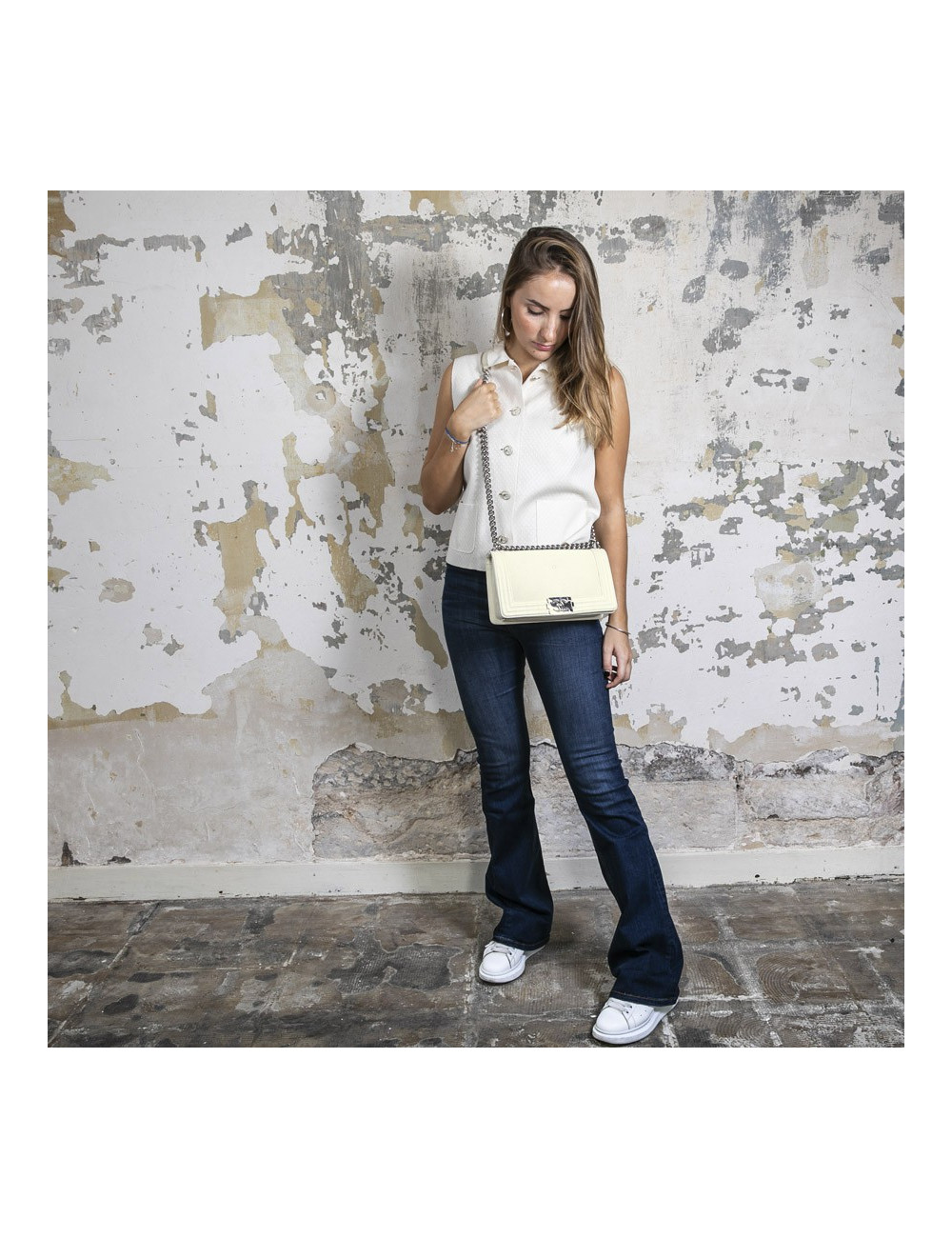 Sac Boy CHANEL en galuchat blanc 