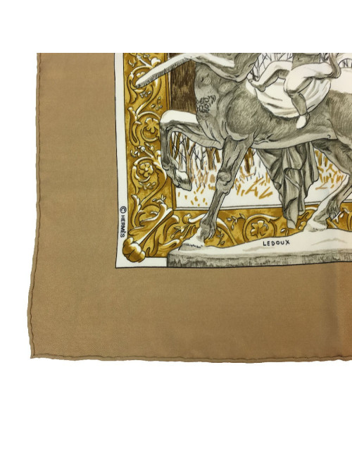 Carré HERMES L'hiver en soie beige