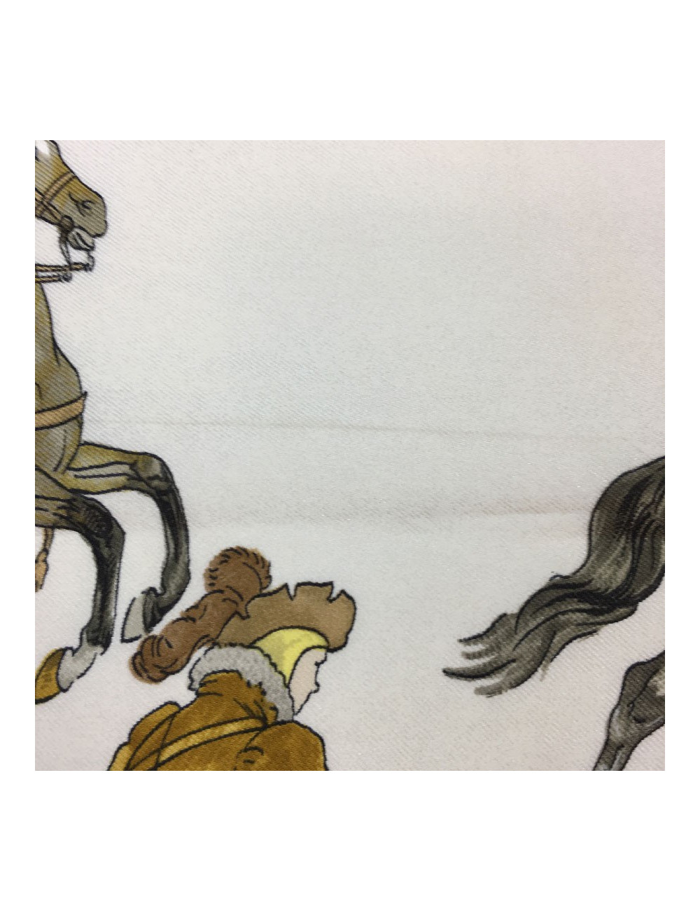 Carré HERMES L'hiver en soie beige