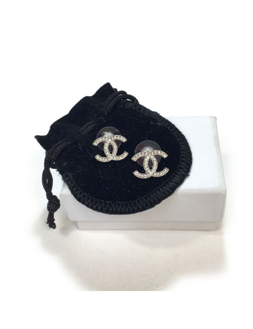 Boucles d'oreilles Clous CHANEL strass et métal argenté