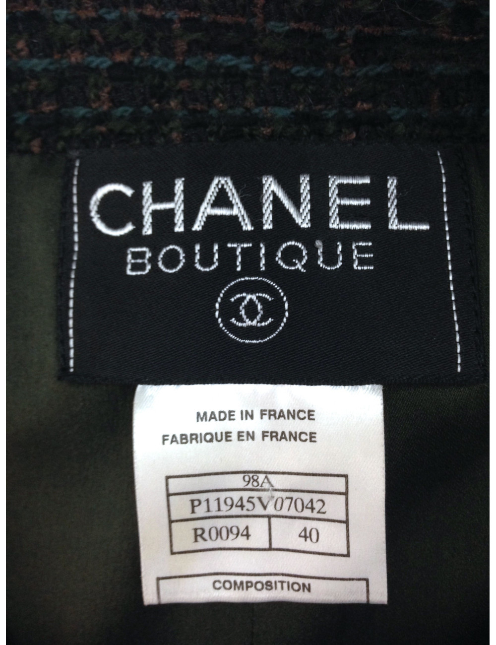 Veste CHANEL en tweed vert foncé et ornements bronze T 40