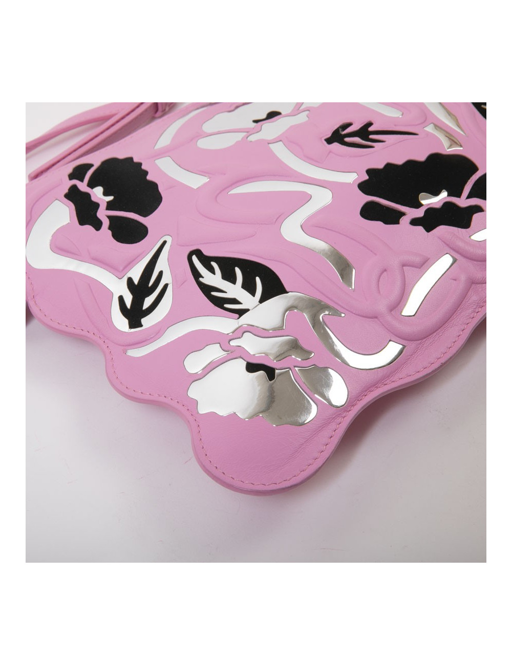 Sac CHRISTOPHER KANE cuir rose et incrustations noires et argent