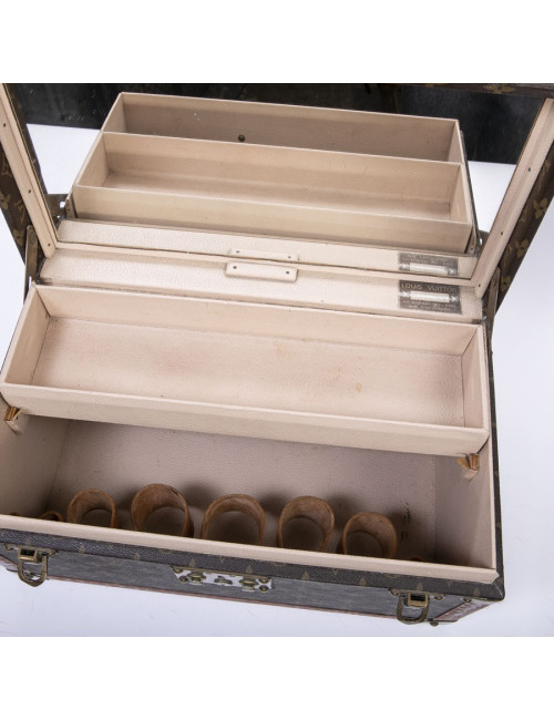 Vanity case LOUIS VUITTON vintage Monogram voyage