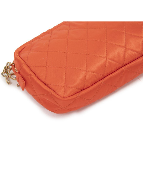 Pochette CHANEL satin orange "CC" strass doré