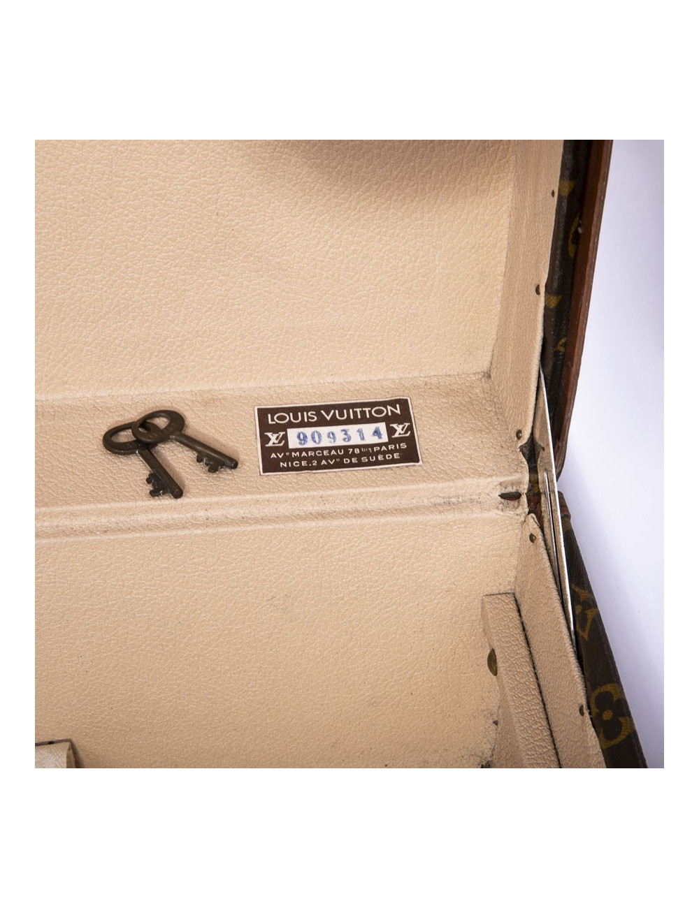 LOUIS VUITTON Bisten travel case size 80 monogram LV