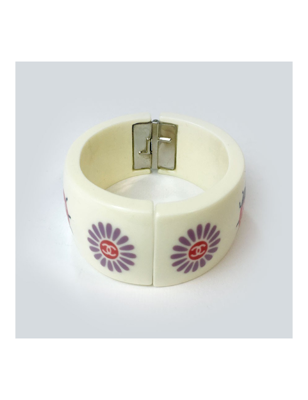 Manchette CHANEL en plexi 