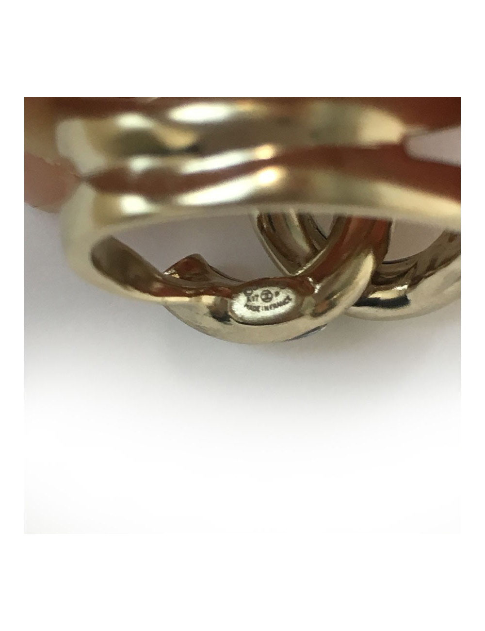 Bague CC CHANEL T50 en métal or pâle et nacre