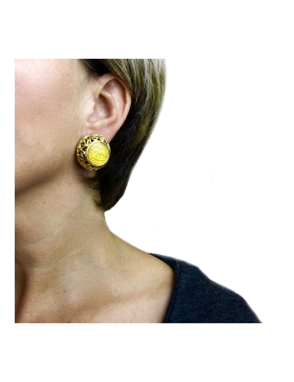 Boucles d'oreille clips CHANEL vintage dorés