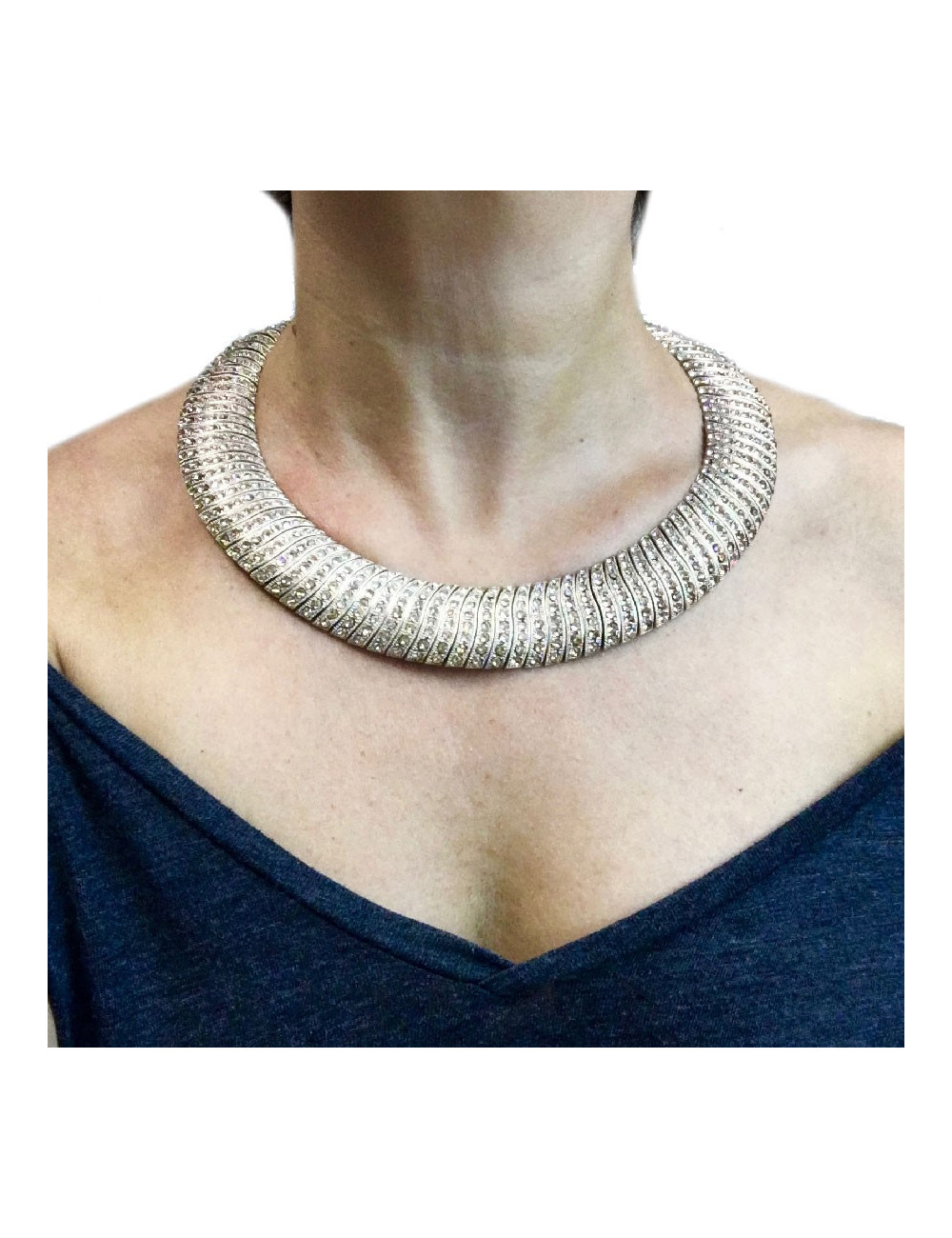 CHANEL choker necklace in gilt metal and rhinestones