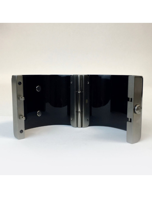 Manchette CHANEL plexi noir double C canon de fusil