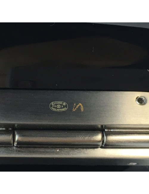 Manchette CHANEL plexi noir double C canon de fusil