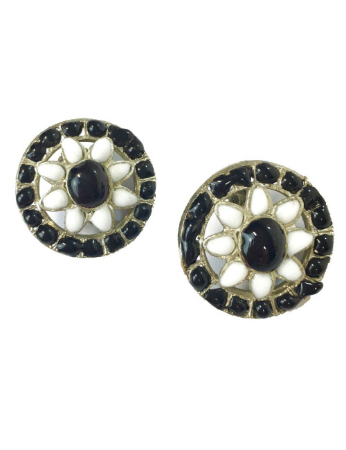 Boucles d'oreille CHANEL vintage pâte de verre noire et blanche