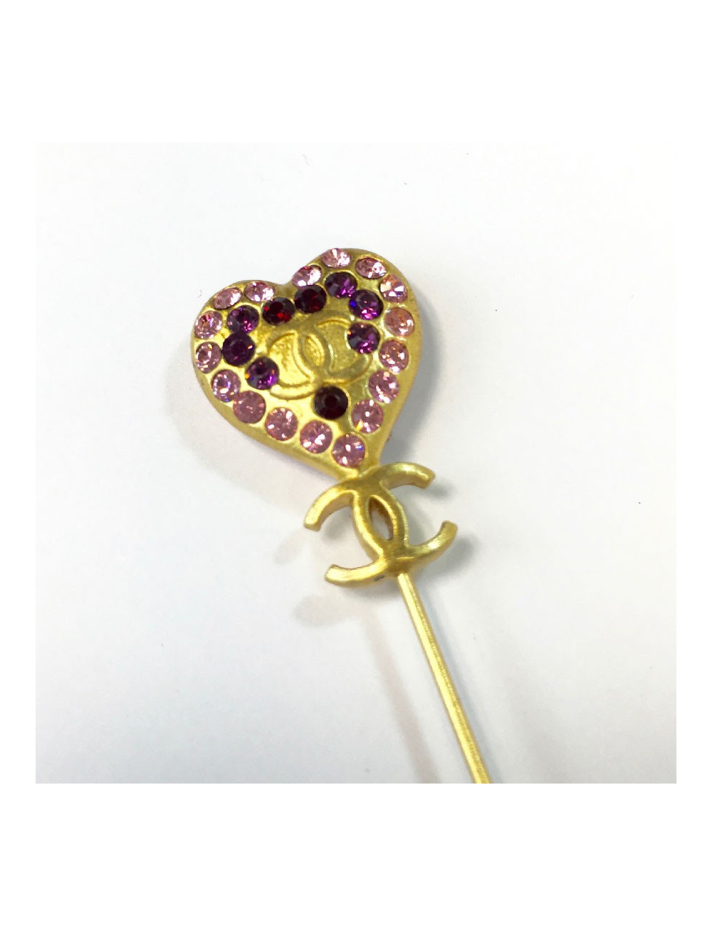 Pic CHANEL coeur avec brillants rose
