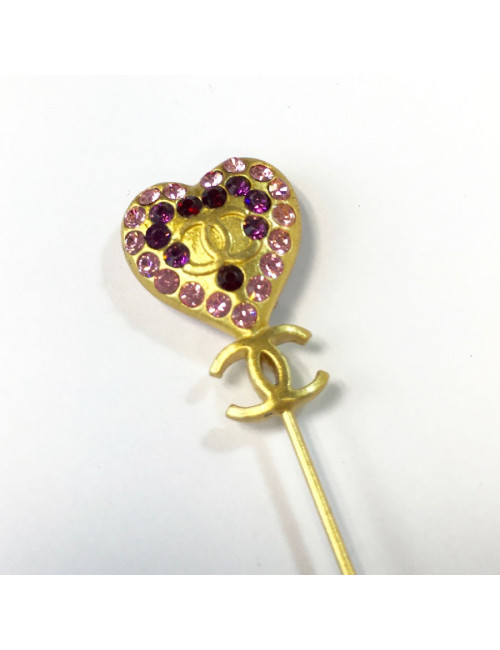Epingle CHANEL coeur avec brillants rose