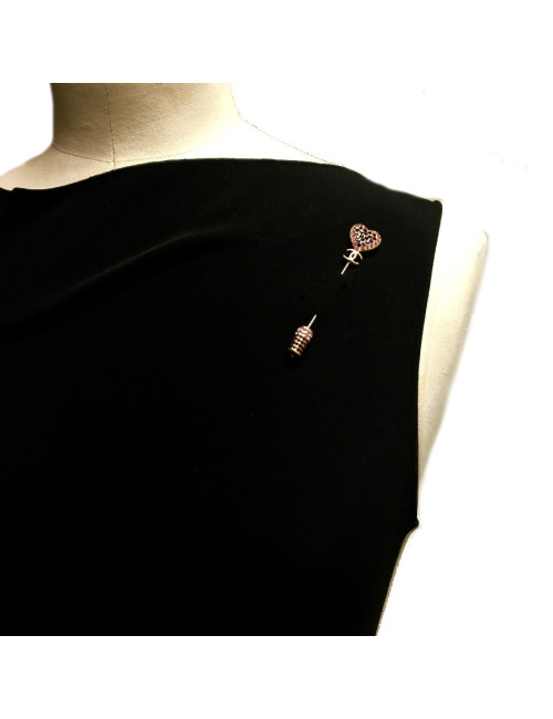 Epingle CHANEL coeur avec brillants rose