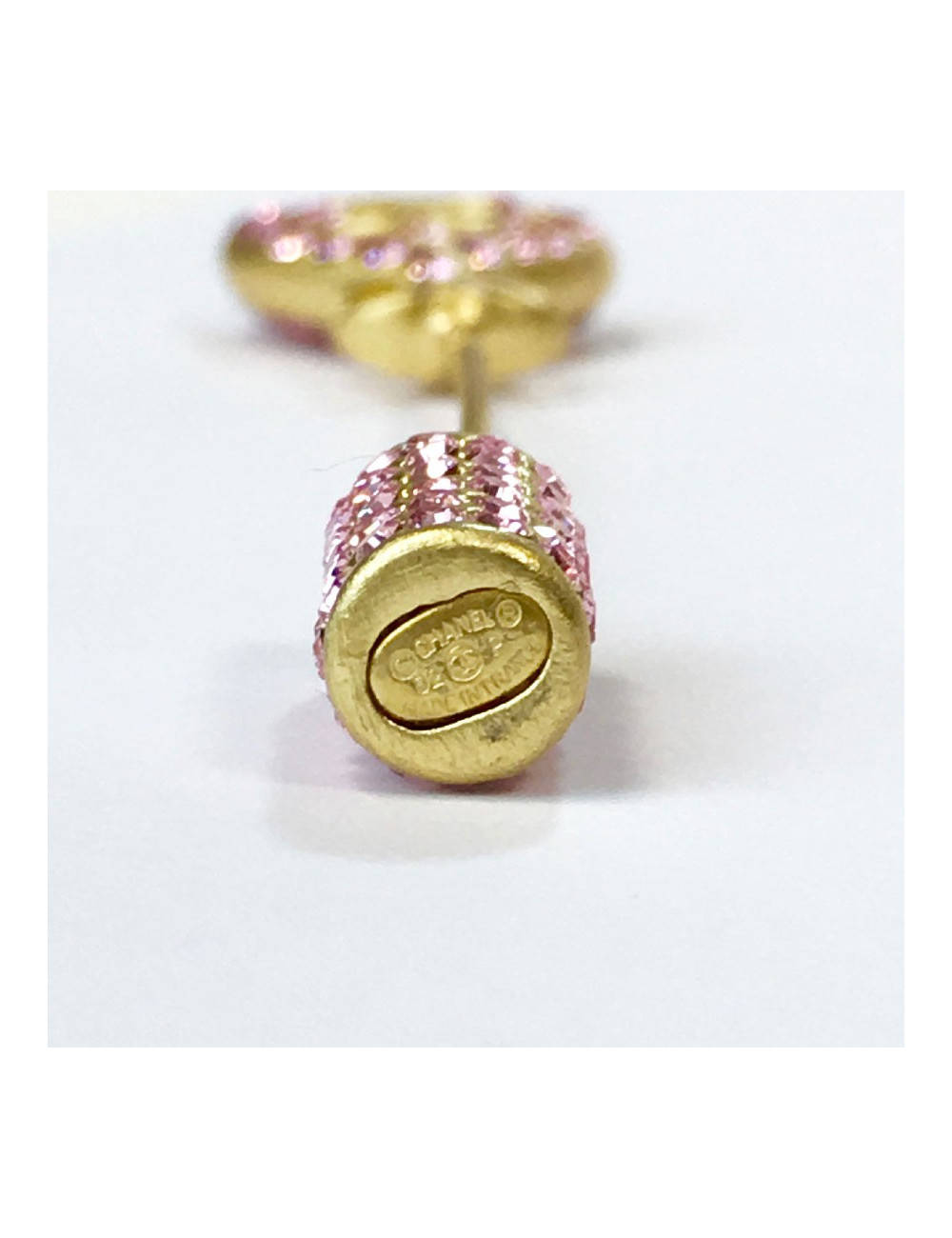 Epingle CHANEL coeur  rose avec brillants rose