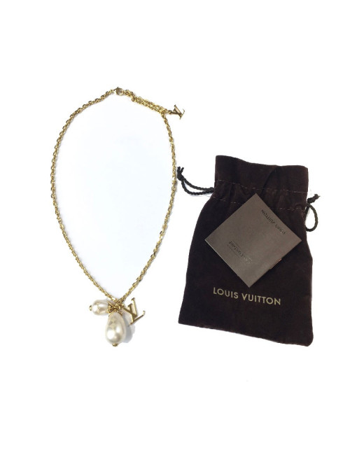 Collier LOUIS VUITTON avec une perle goutte nacrée