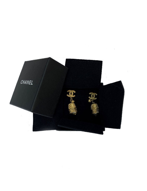 Boucles d'oreille clous CHANEL dés à coudre