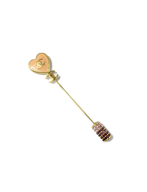 Epingle CHANEL coeur émaillé corail 