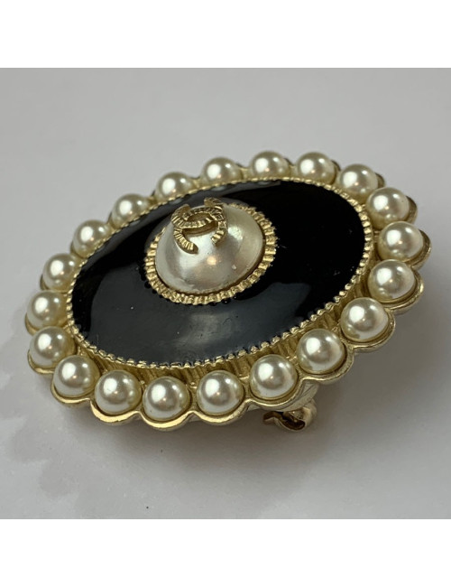 CHANEL Oval Pearly Brooch
