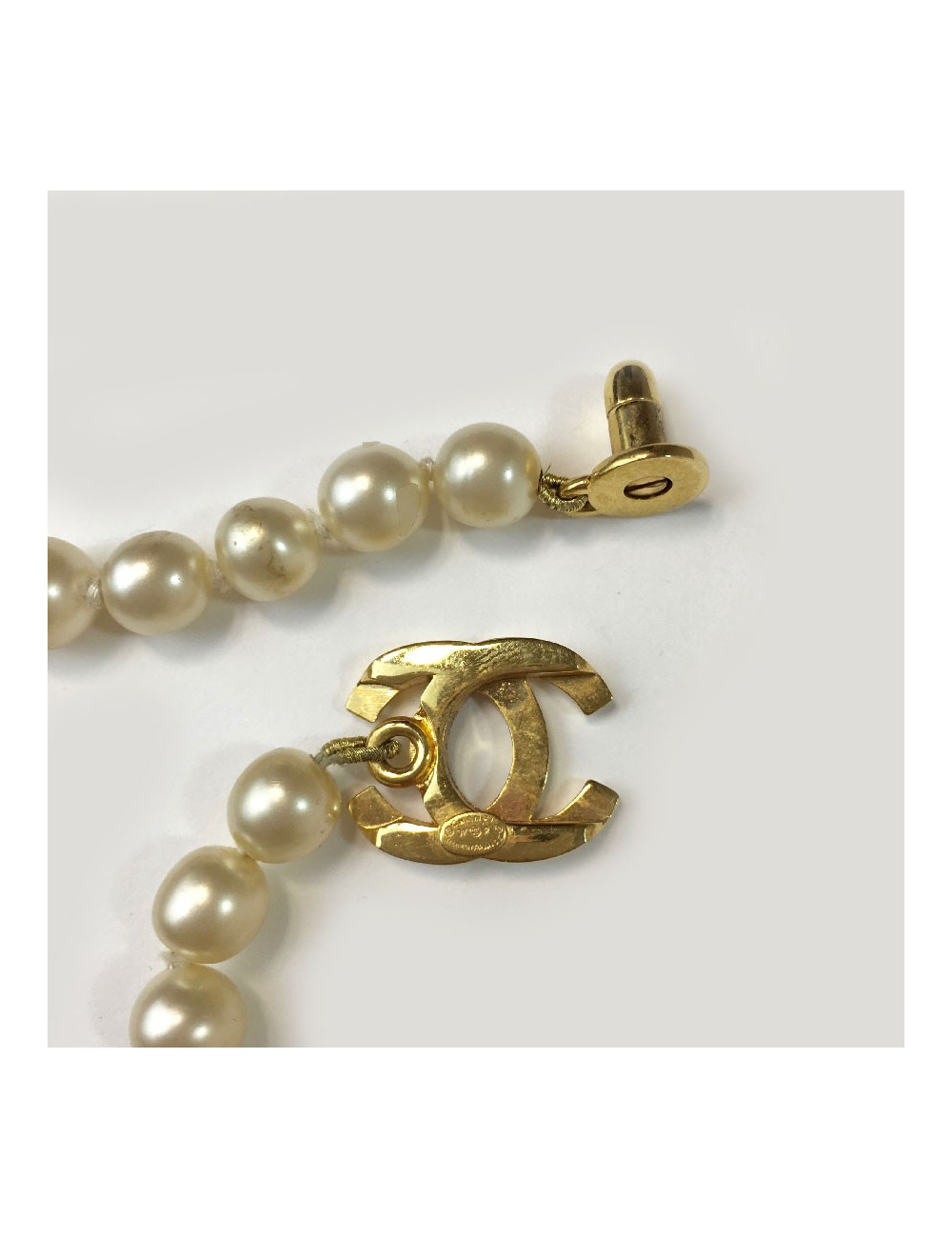 Collier CHANEL perles nacrées 